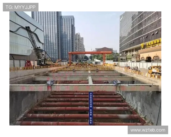 挖掘机地铁车站基坑挖掘